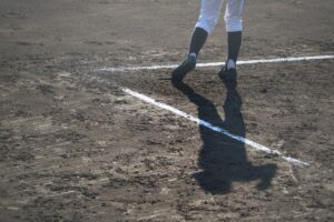 ランナーコーチとは？基本から解説する一塁コーチ・三塁コーチの役割とサインのすべて